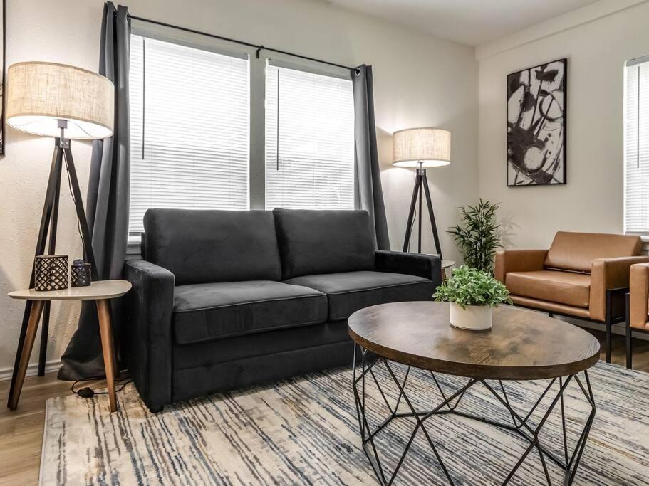 Stylish & Serene Modern Retreat Bartlesville Eksteriør billede